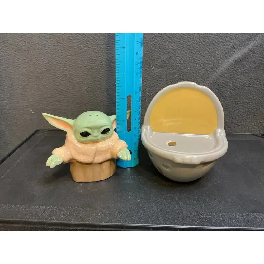 Star Wars Mandalorian Grogu The Child Salt & Pepper Shakers Baby Yoda Disney NIB
